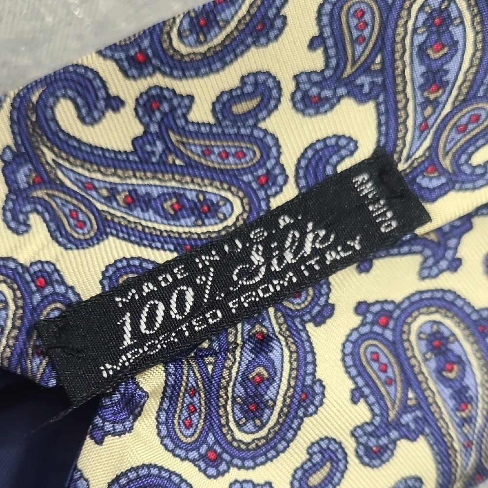 100% Silk MARC LEWIS Paisley Tie in‎ Navy and Cream Imported From ITALY